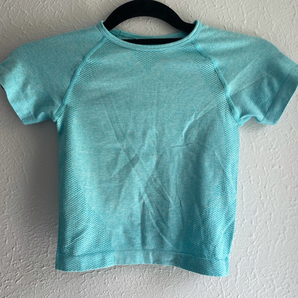 NVGTN crop workout top